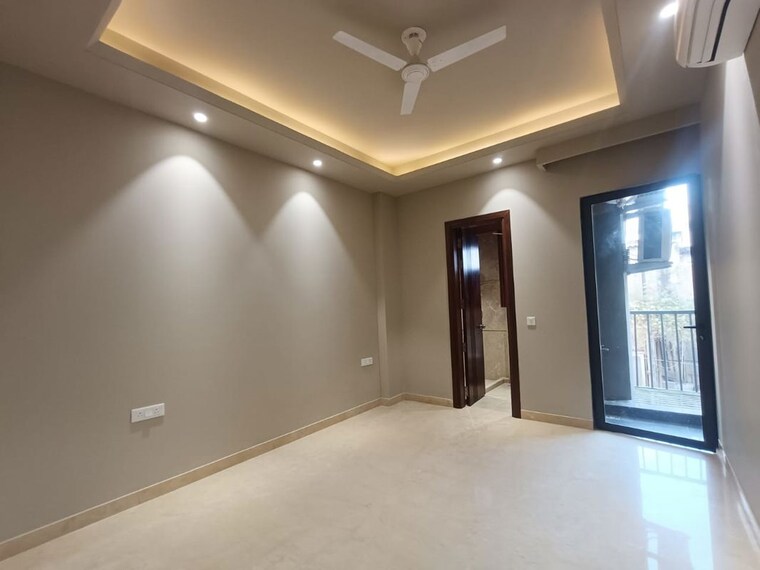 Room, greater kailash i 3 Bedroom 208 Sq.Yd. Builder Floor In Greater Kailash I Delhi 9736773