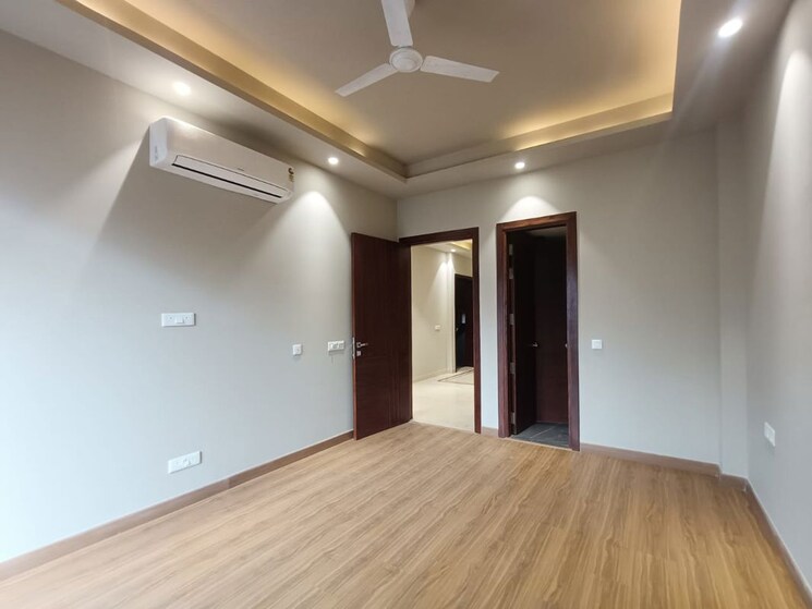 Room, greater kailash i 3 Bedroom 208 Sq.Yd. Builder Floor In Greater Kailash I Delhi 9736773