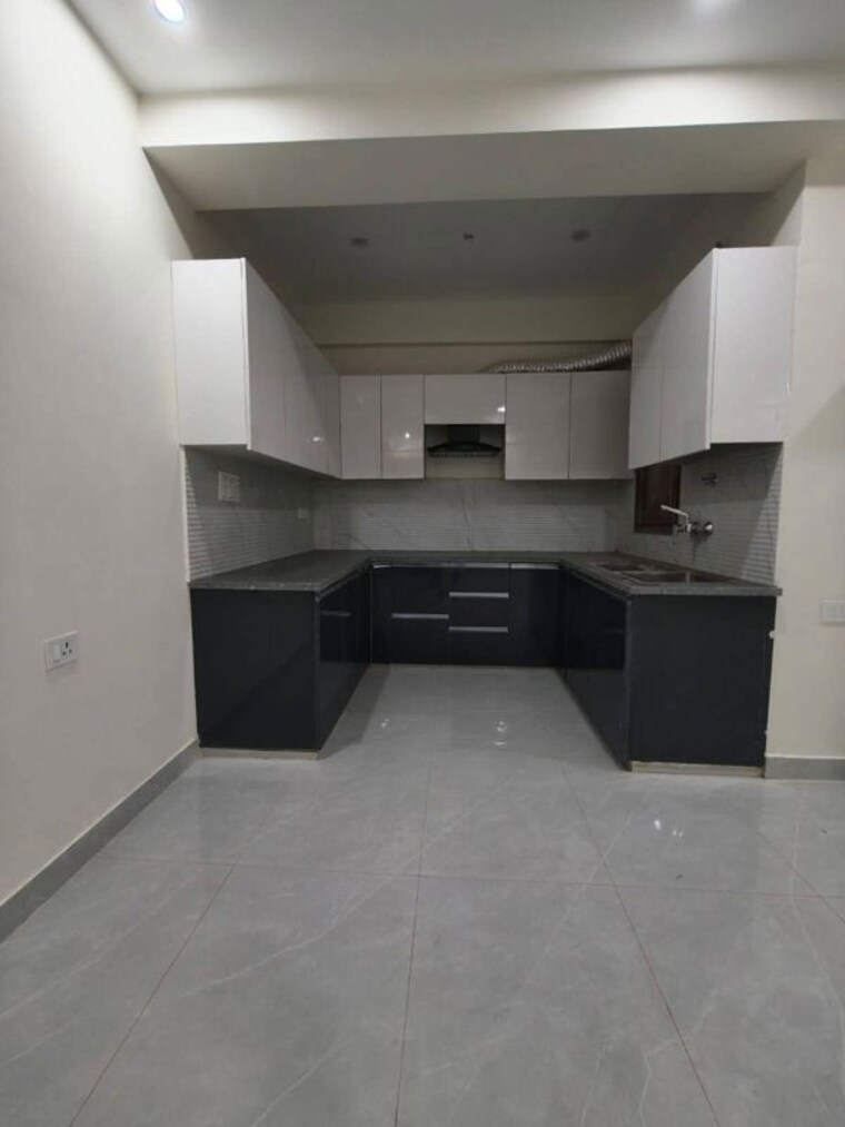 Kitchen, sector 14 3 Bedroom 1500 Sq.Ft. Builder Floor In Sector 14 Gurgaon 9736790