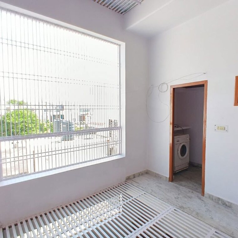 Balcony, gomti nagar Pg For Girls In Gomti Nagar 9736798