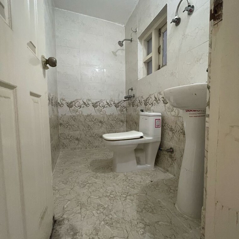 Bathroom, tdi-the-grand-retreat 3 Bedroom 2250 Sq.Yd. Builder Floor In Sector 88 Faridabad 9736805