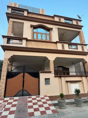 Room in  Pg at Gomti Nagar – for Rent