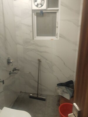 Bathroom in 1 RK Builder Floor at Moti Nagar – for Rent