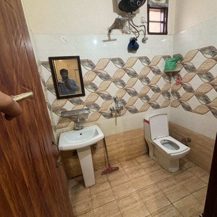 Bathroom, kharar mohali road 1 Bedroom 366 Sq.Ft. Apartment In Kharar Mohali Road Kharar 9736867