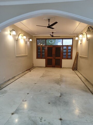 3 BHK Villa For Rent in RWA Apartments Sector 26, Sector 26