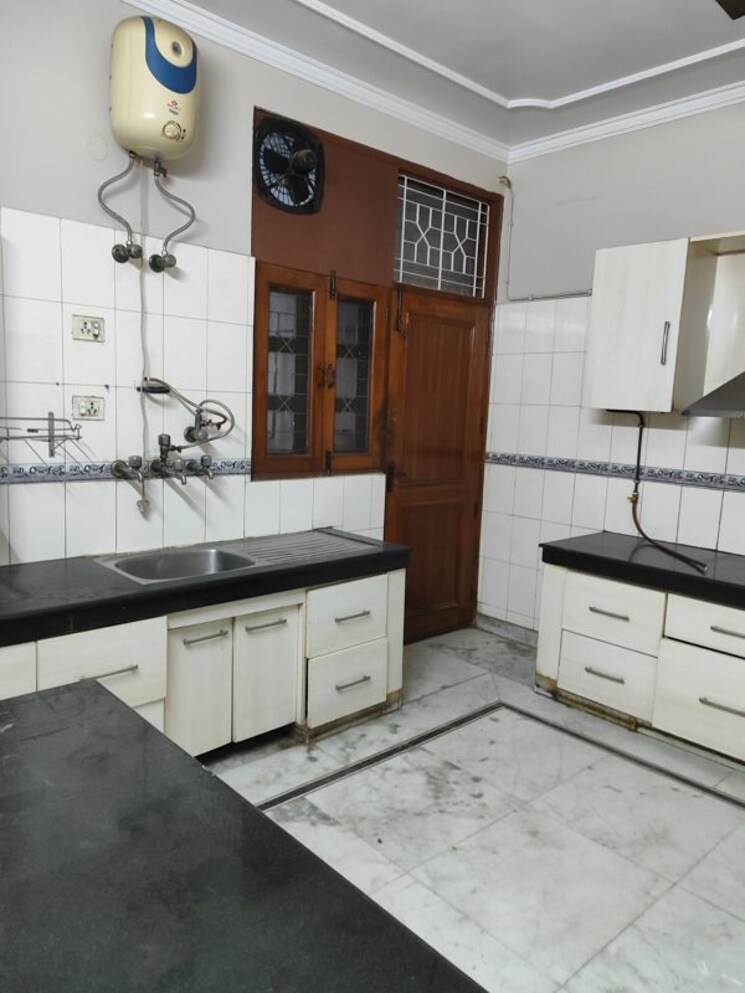 Kitchen, rwa-apartments-sector-26 3 Bedroom 1650 Sq.Ft. Villa In Sector 26 Noida 9736907
