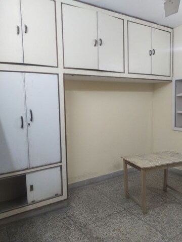 Bathroom in 1.5 BHK Builder Floor at Gomti Nagar – for Rent