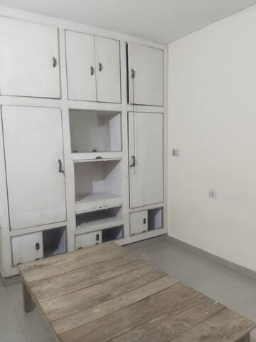 Bathroom in 1.5 BHK Builder Floor at Gomti Nagar – for Rent