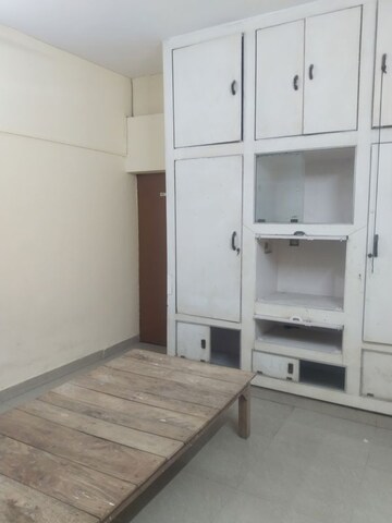 Bathroom in 1.5 BHK Builder Floor at Gomti Nagar – for Rent