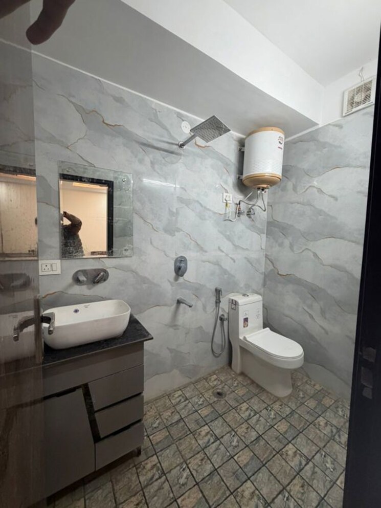 Bathroom, ansal-sushant-floors 1 RK 360 Sq.Ft. Builder Floor In Sushant Lok ii Gurgaon 9736910