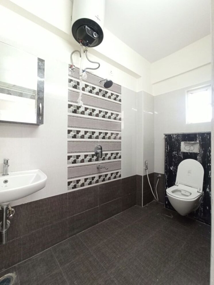 Bathroom, abhee-nandana 3 Bedroom 1500 Sq.Ft. Apartment In Harlur Bangalore 9736914
