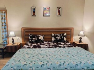 Bedroom in 1 BHK Apartment at Paramount Golfforeste, Zeta I Greater Noida – for Rent