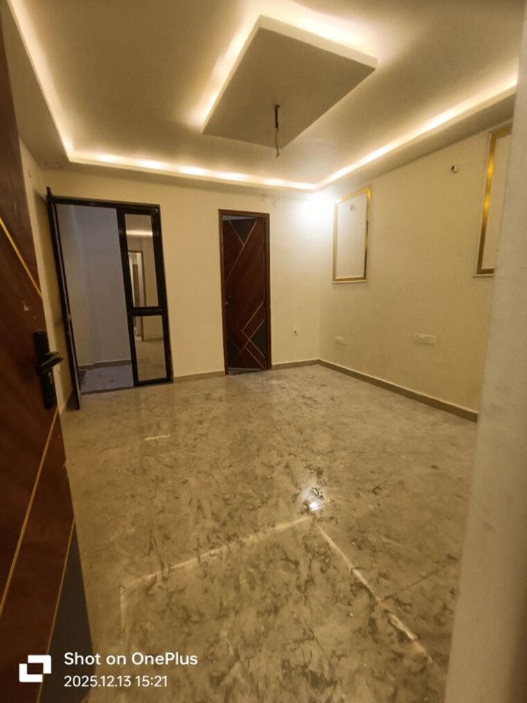 Room, indira nagar 3 Bedroom 2352 Sq.Ft. Villa In Indira Nagar Lucknow 9737038