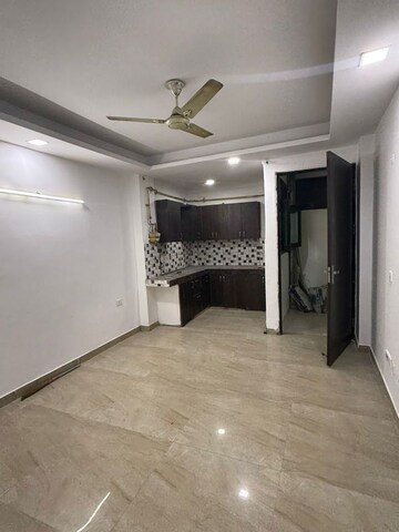 Room in 1 BHK Builder Floor at Saket – for Rent