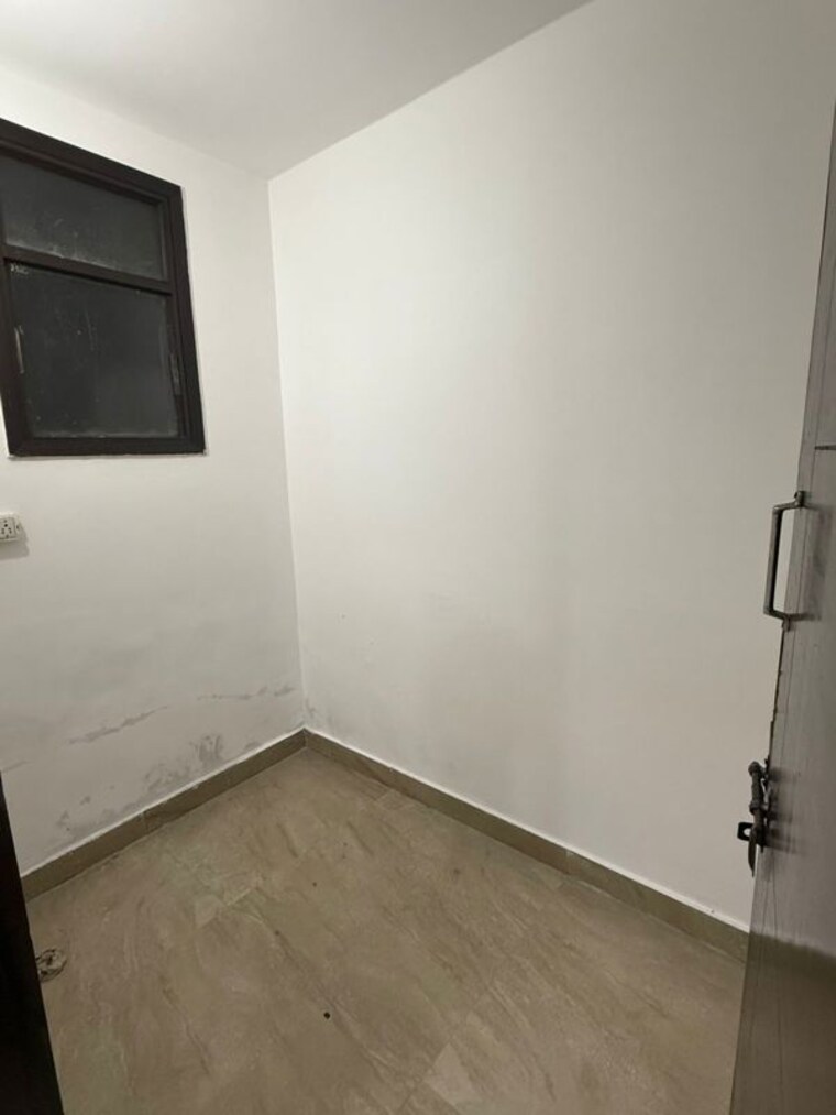 Room, saket 1 Bedroom 350 Sq.Ft. Builder Floor In Saket Delhi 9737065