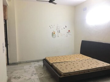 Bedroom in 3 BHK Builder Floor at Sector 23 – for Rent