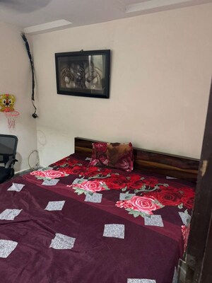 Bedroom in 3 BHK Builder Floor at Sector 23 – for Rent