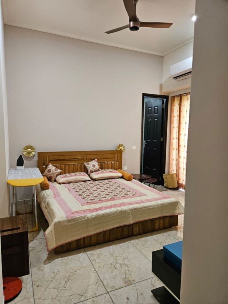 Bedroom, dasnac-burj 3.5 Bedroom 2510 Sq.Ft. Apartment In Sector 75 Noida 9737102
