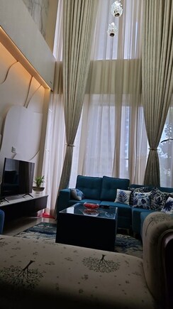 3.5 BHK + Servant Room Apartment For Sale in Dasnac Burj