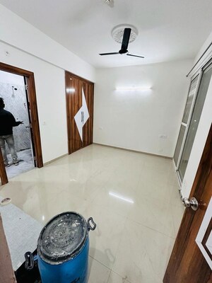 Team Area in 4 BHK Apartment at Express Greens, Vaishali Sector 3 – for Rent