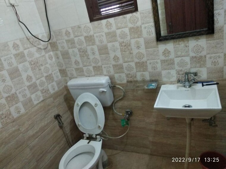 Bathroom, dharam colony 2 Bedroom 1050 Sq.Ft. Builder Floor In Dharam Colony Gurgaon 9737104