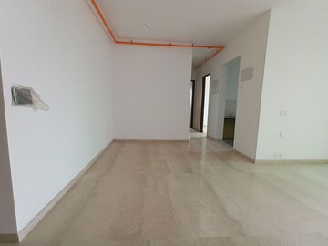 Room in 3 BHK Apartment at Kalpataru Immensa, Kolshet Road – for Rent