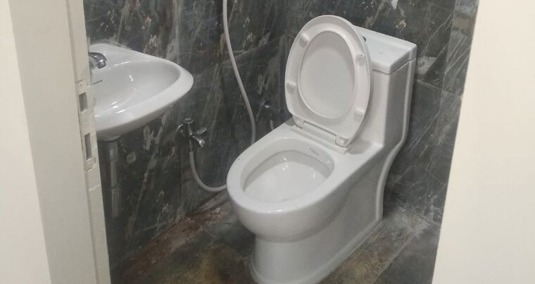 Bathroom, indiana-business-center Commercial Office Space 3500 Sq.Ft. In Andheri East Mumbai 9737152