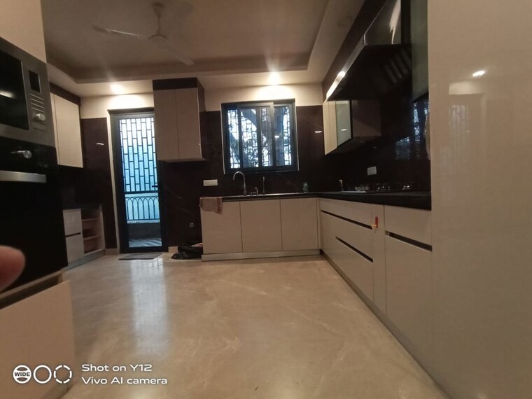 Room, greater kailash i 4 Bedroom 500 Sq.Yd. Builder Floor In Greater Kailash I Delhi 9737193