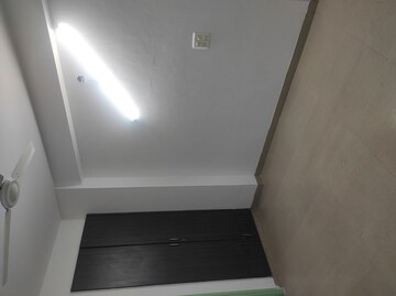 Furnished Amenities in 2.5 BHK Builder Floor at Narkanda Apartment, Sector 31 – for Rent