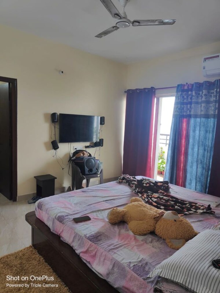 Room, gomti nagar Pg For Boys & Girls In Gomti Nagar 9737228