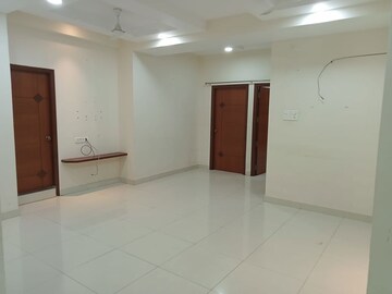Room in 2 BHK Apartment at Begumpet – for Rent