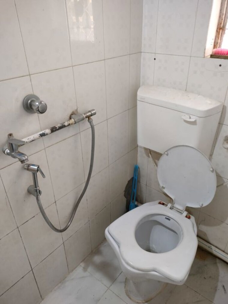 Bathroom, sun city 1 Bedroom 630 Sq.Ft. Apartment In Sun City Pune 9737258