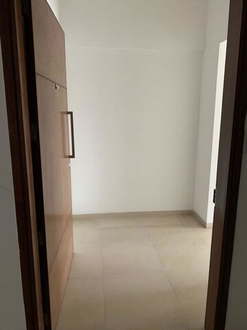 Room in 2.5 BHK Apartment at Pashankar Yin Yang, Kharadi – for Rent