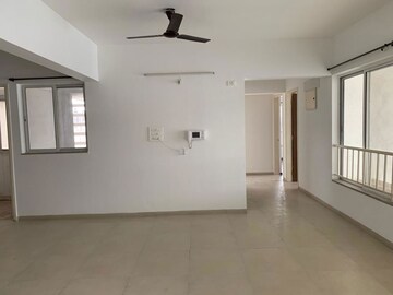 Room in 2.5 BHK Apartment at Pashankar Yin Yang, Kharadi – for Rent