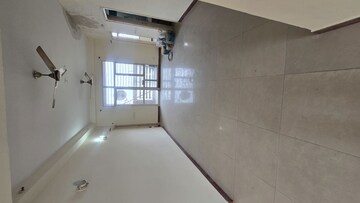 Room in 2.5 BHK Apartment at Eldeco Green Meadows, Pi Greater Noida – for Sale