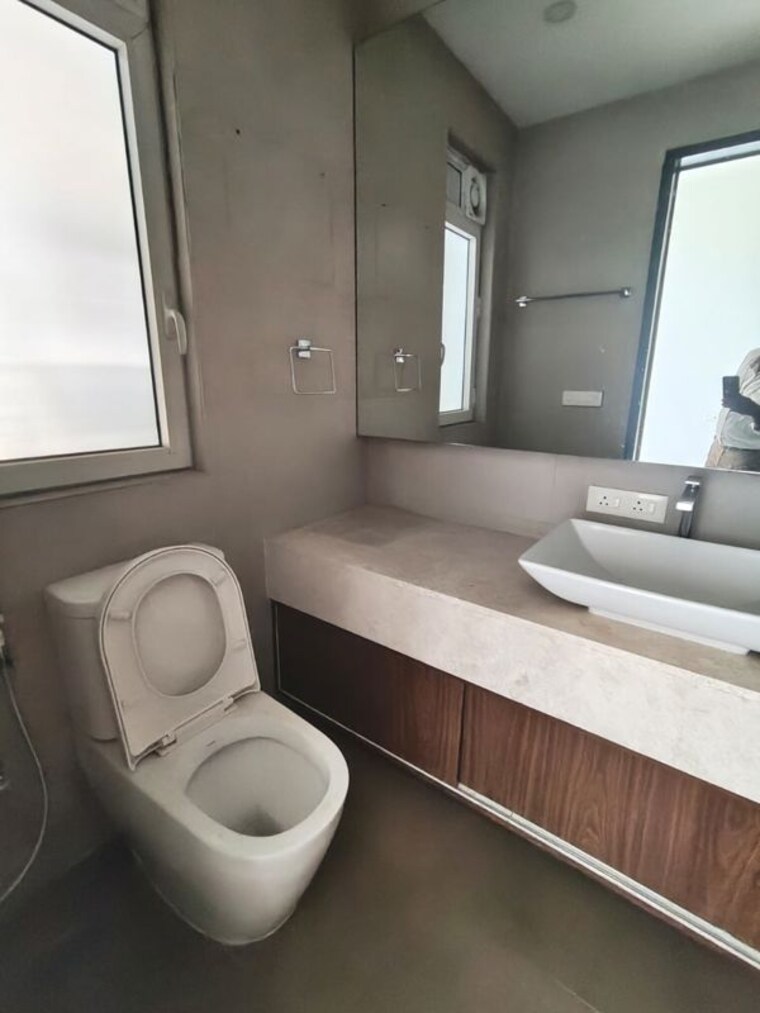 Bathroom, indiabulls-sky 4 Bedroom 2950 Sq.Ft. Apartment In Lower Parel Mumbai 9417927