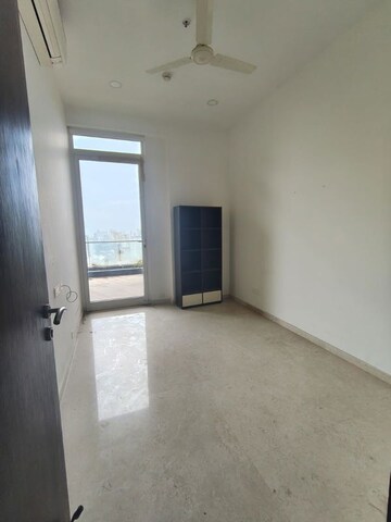 Room in 4 BHK Apartment at Indiabulls Sky, Lower Parel – for Sale