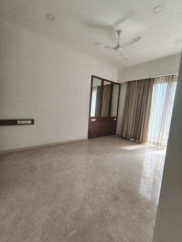 Room in 4 BHK Apartment at Indiabulls Sky, Lower Parel – for Sale