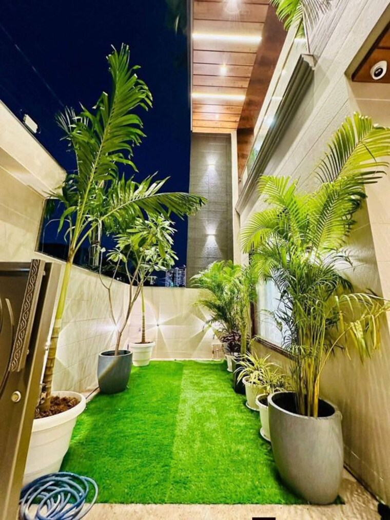 Balcony, chattarpur 3 Bedroom 1240 Sq.Ft. Builder Floor In Chattarpur Delhi 9737348