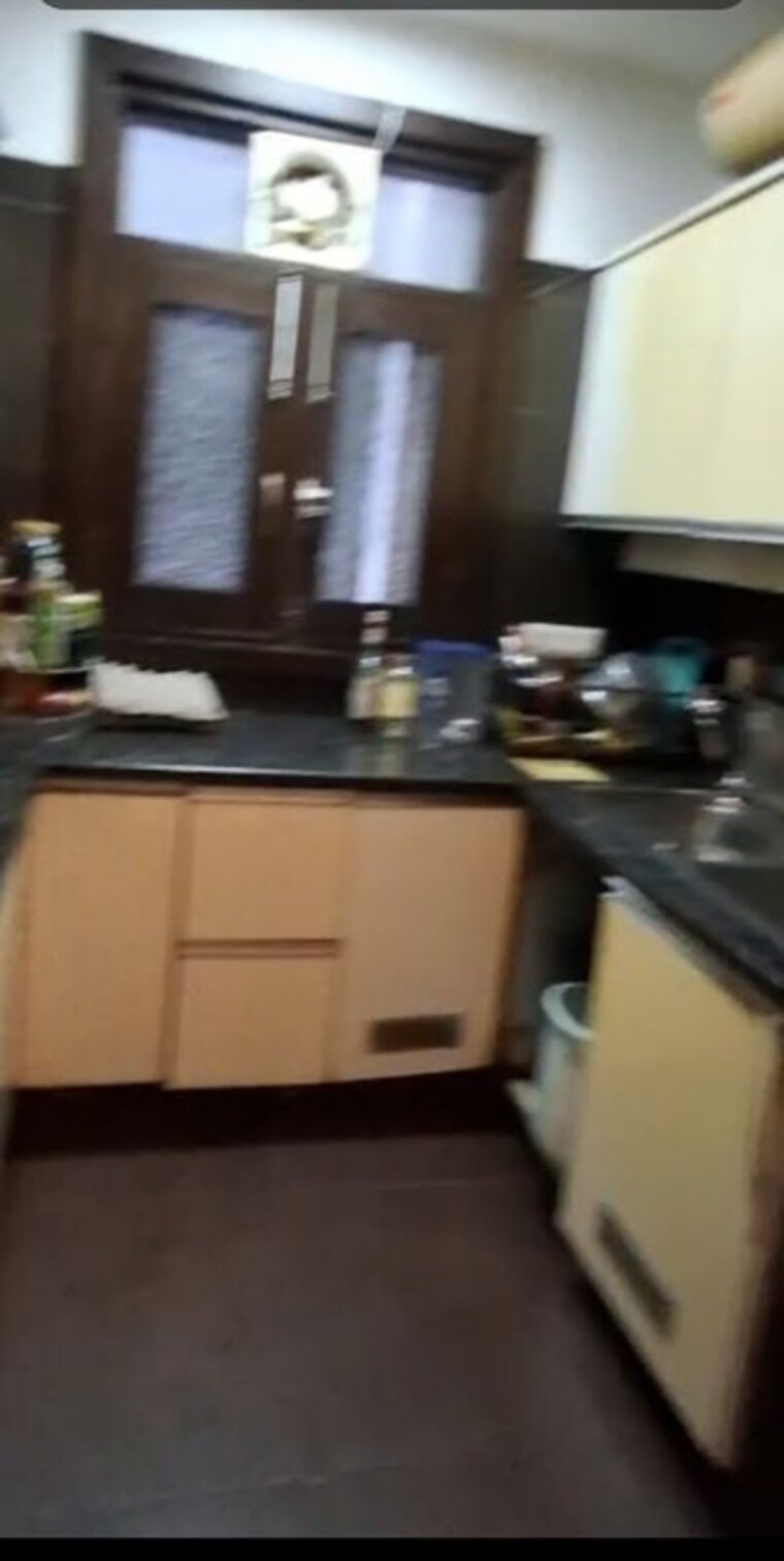 Kitchen, sarvodaya enclave 3 Bedroom 200 Sq.Ft. Builder Floor In Sarvodaya Enclave Delhi 9737352