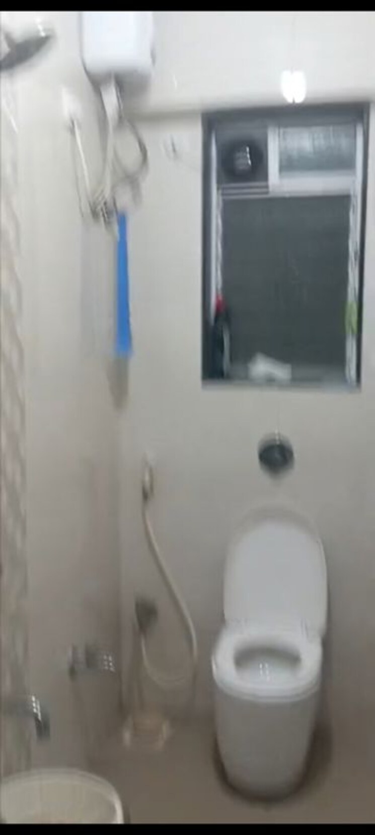 Bathroom, zee-usha-niketan 1 Bedroom 450 Sq.Ft. Apartment In Vile Parle East Mumbai 9737354