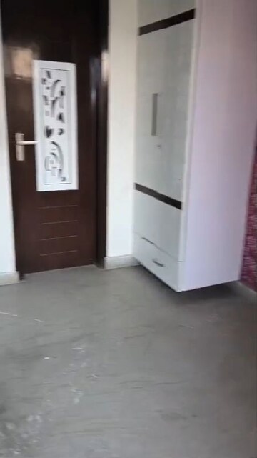 Room in 3 BHK Builder Floor at Rohini Sector 24 – for Sale