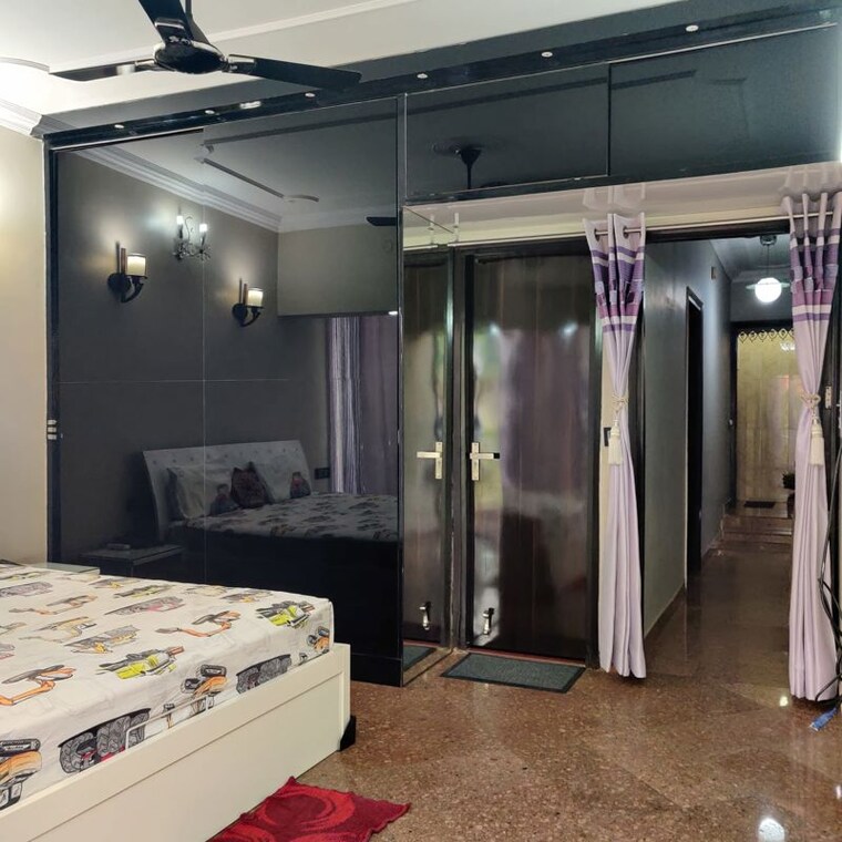 Bedroom, dlf-queens-court 3 Bedroom 208 Sq.Yd. Builder Floor In Greater Kailash ii Delhi 9737381