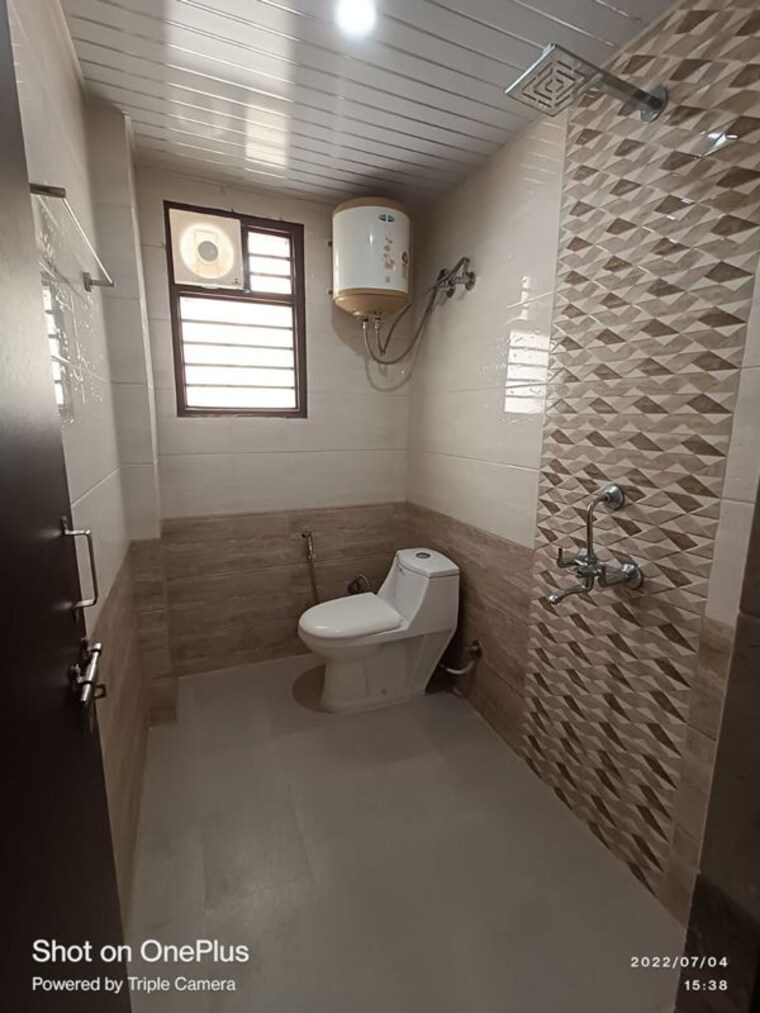 Bathroom, palam-vihar-residents-association 2 Bedroom 1500 Sq.Ft. Builder Floor In Palam Vihar Gurgaon 9737382