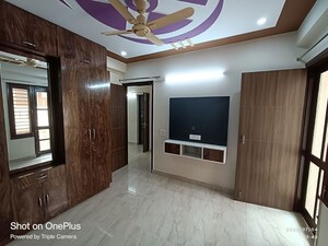 Room in 2 BHK Builder Floor at Palam Vihar Residents Association, Palam Vihar – for Rent