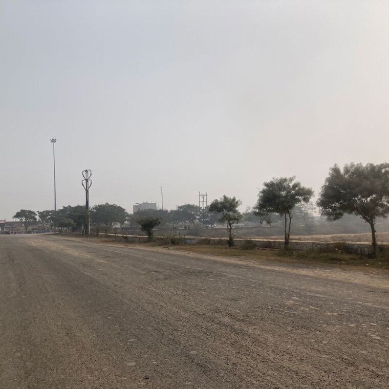 undefined, sector 18 yamuna expressway  300 Sq.Yd. Plot In Sector 18 Yamuna Expressway Greater Noida 9737383