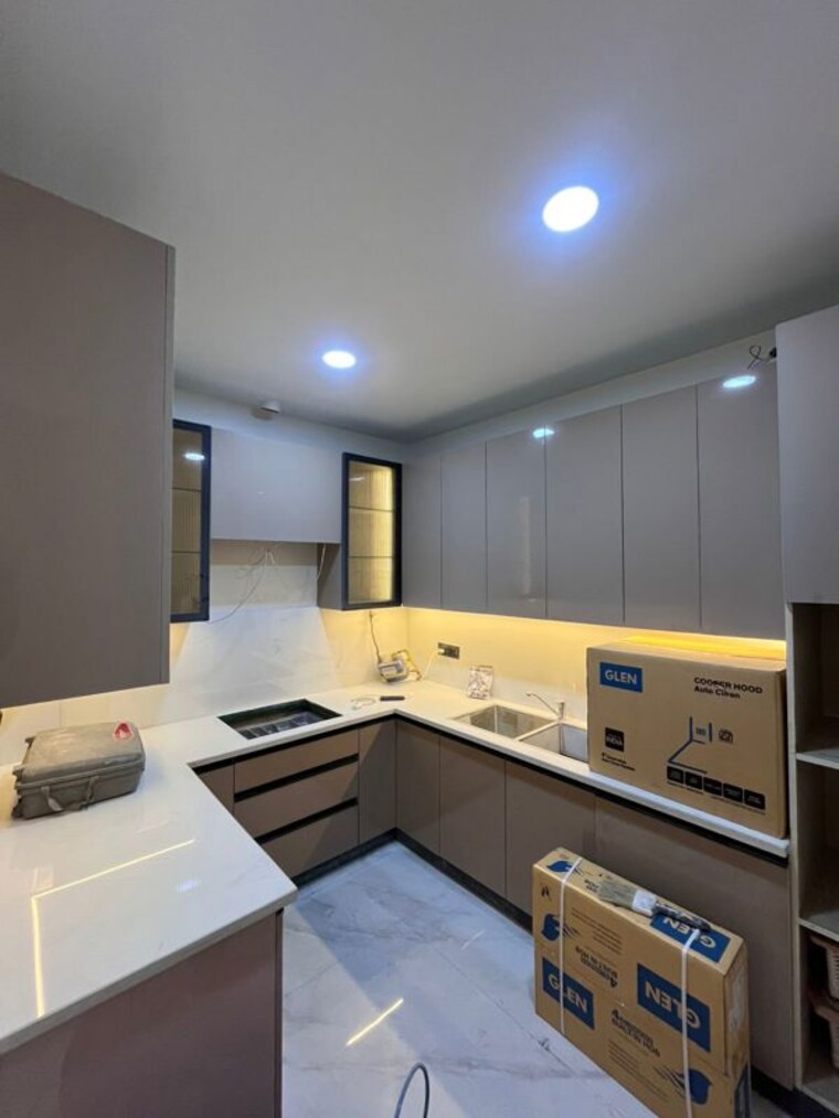 Kitchen, dlf-queens-court 3 Bedroom 200 Sq.Yd. Builder Floor In Greater Kailash ii Delhi 9737401