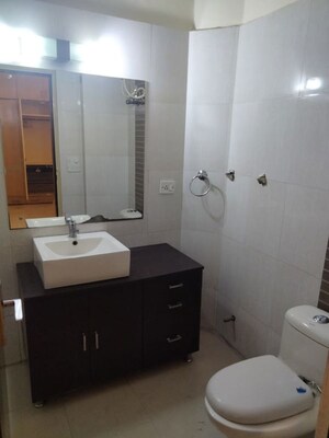 Team Area in 3 BHK Builder Floor at DLF Queens Court, Greater Kailash ii – for Rent