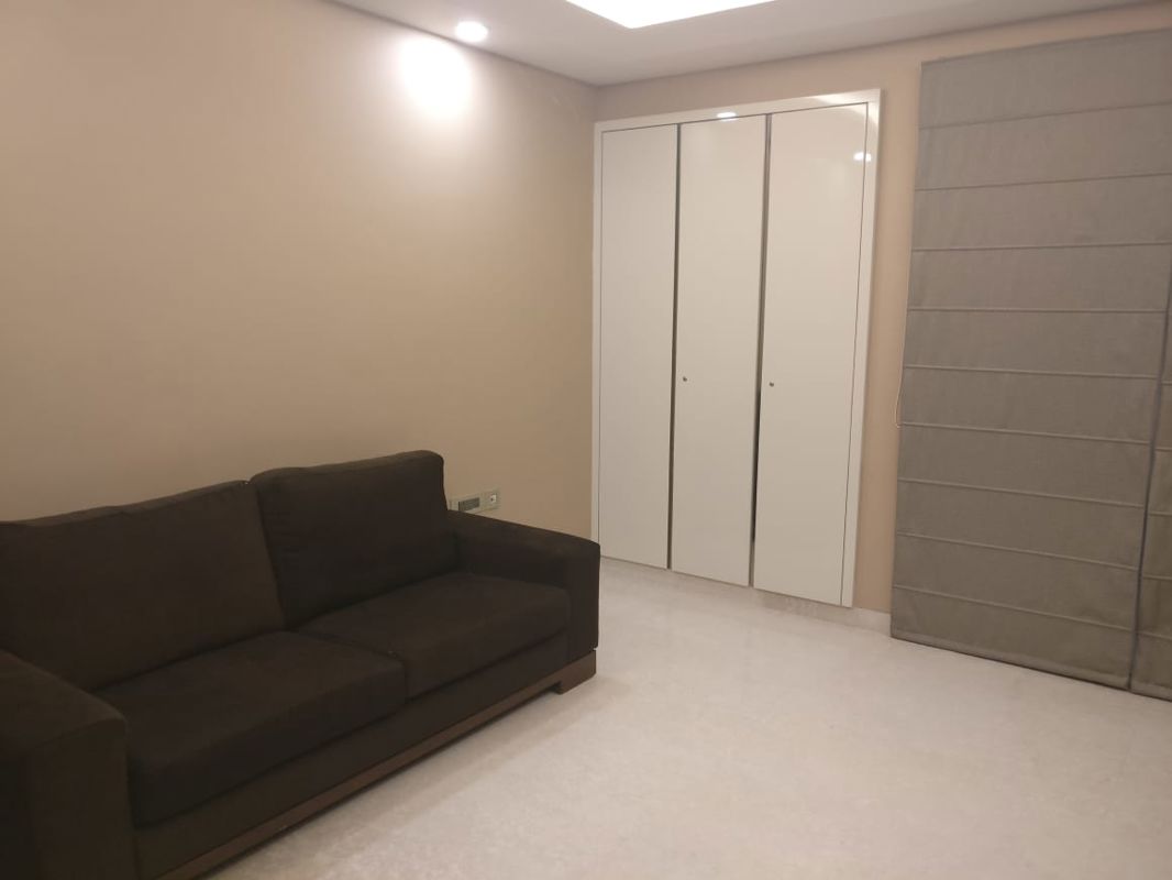 3 BHK + Pooja Room 200 Sq.Yd. Builder Floor in DLF Queens Court