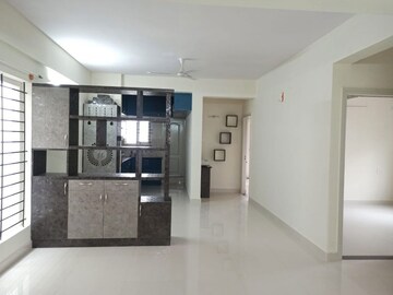 Room in 3 BHK Apartment at Abhee Nandana, Harlur – for Rent